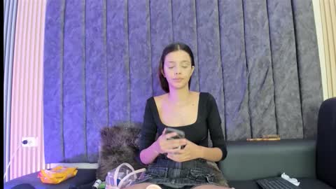 nicole_and_thiago online show from 10/01/25, 09:21