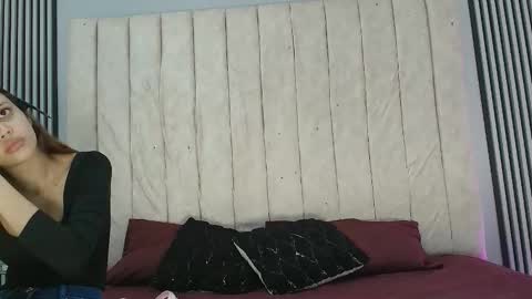 nicole_and_thiago online show from 10/05/25, 09:02