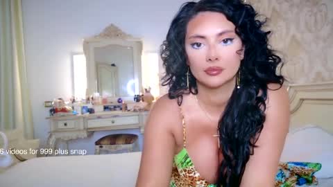 Snapshot of nicole_anistonn chatting on 04/10/26, 07:40 nicole online show from 04/10/26, 07:40