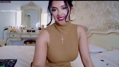 Snapshot of nicole_anistonn chatting on 04/15/26, 06:48 nicole online show from 04/15/26, 06:48