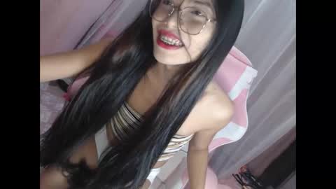 Snapshot of nicole_ashley69 chatting on 01/06/26, 12:42 nicole_ashley69 online show from 01/06/26, 12:42