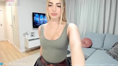 Nicole online show from 12/17/25, 09:21