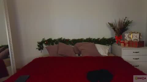 Nicole online show from 12/20/24, 09:17