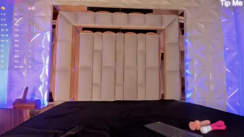 Nicole  online show from 11/07/25, 07:36