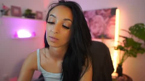 Snapshot of nicole_dawn chatting on 05/07/26, 01:16 nicole_dawn online show from 05/07/26, 01:16