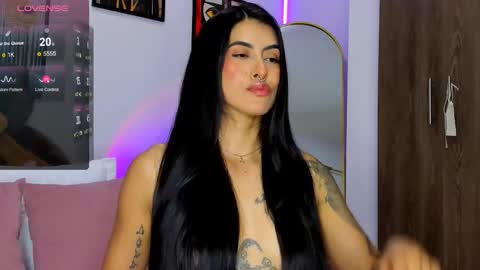 Snapshot of nicole_duran3095 chatting on 03/10/26, 06:07 Nick online show from 03/10/26, 06:07