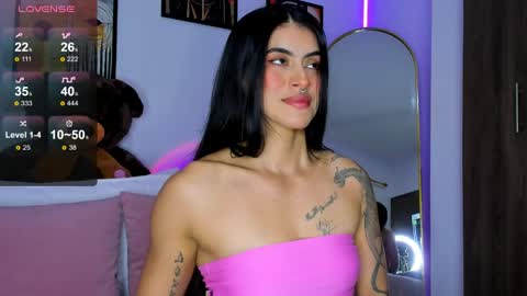 Snapshot of nicole_duran3095 chatting on 05/03/26, 02:39 Nick online show from 05/03/26, 02:39