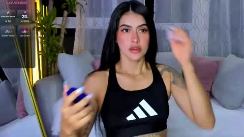 Snapshot of nicole_duran3095 chatting on 07/15/26, 05:56 Nick online show from 07/15/26, 05:56