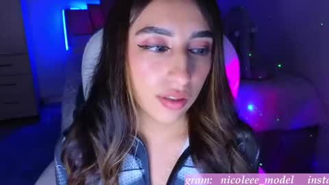 Nicole online show from 12/01/25, 12:15