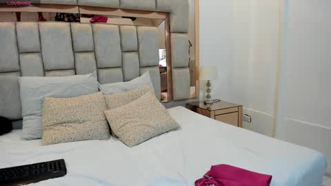 nicole_fisherr online show from 01/01/25, 03:02