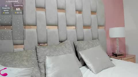 nicole_fisherr online show from 10/02/25, 05:03