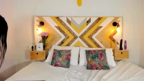 Nicole Haley online show from 03/01/25, 05:49