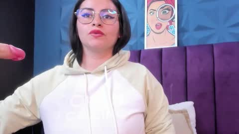 Nicole online show from 05/15/26, 11:01