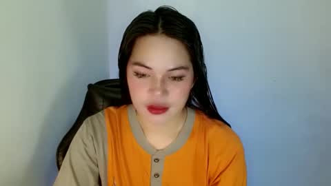 nicole_kiss01 online show from 10/26/25, 08:09