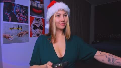 Nicole online show from 12/19/24, 03:07