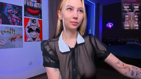 Nicole online show from 02/19/25, 08:52