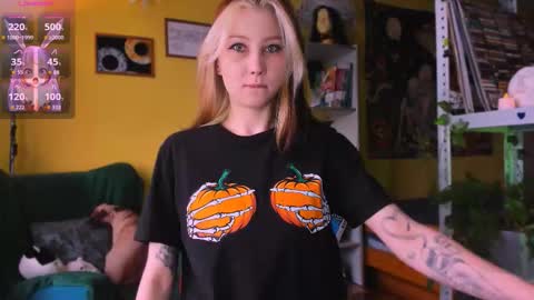 Nicole online show from 10/26/25, 11:38