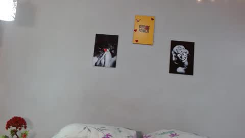 nicole_mayer01 online show from 09/22/25, 11:23