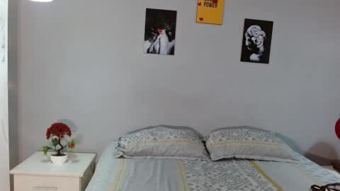 nicole_mayer01 online show from 09/26/25, 11:14