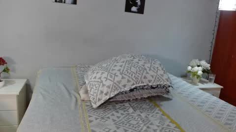 nicole_mayer01 online show from 09/30/25, 11:04