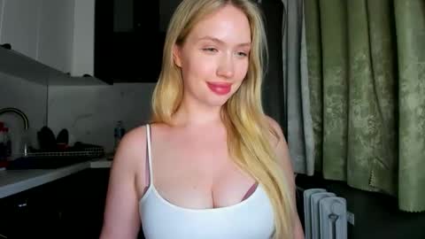 Nicole online show from 10/05/25, 08:18