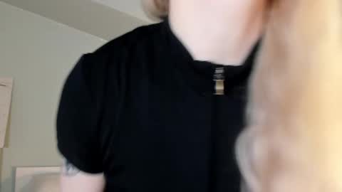 Mary online show from 02/28/25, 01:37