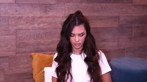 Nicole online show from 10/10/25, 07:29