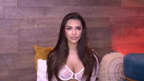 Nicole online show from 11/06/25, 06:25