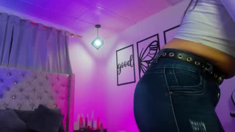 Snapshot of nicolee_millerr chatting on 01/15/26, 12:32 nicolee millerr online show from 01/15/26, 12:32