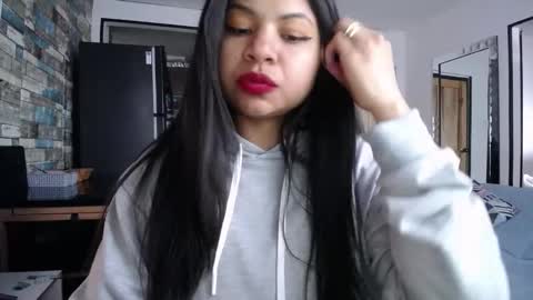 Nicole online show from 10/12/25, 06:29