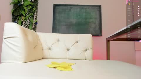 Nicol Flores  GMT-5 1530-2200  online show from 01/21/25, 12:15