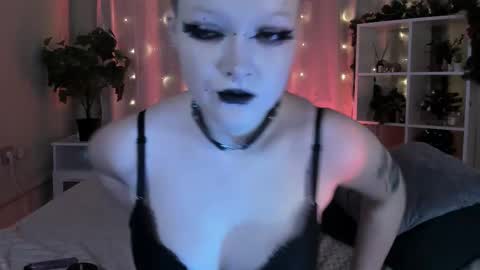 Snapshot of nicolefloret chatting on 12/23/24, 02:56 Nicole online show from 12/23/24, 02:56