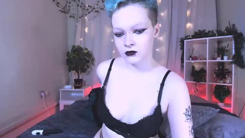 Snapshot of nicolefloret chatting on 01/03/25, 11:33 Nicole online show from 01/03/25, 11:33
