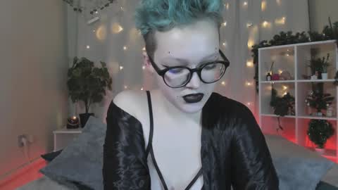 Snapshot of nicolefloret chatting on 01/09/25, 08:44 Nicole online show from 01/09/25, 08:44
