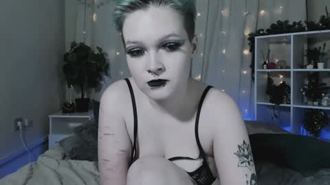 Snapshot of nicolefloret chatting on 01/12/25, 02:56 Nicole online show from 01/12/25, 02:56
