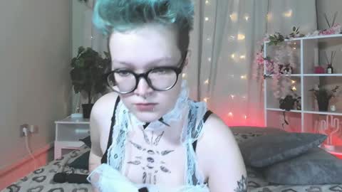 Snapshot of nicolefloret chatting on 01/14/25, 08:04 Nicole online show from 01/14/25, 08:04
