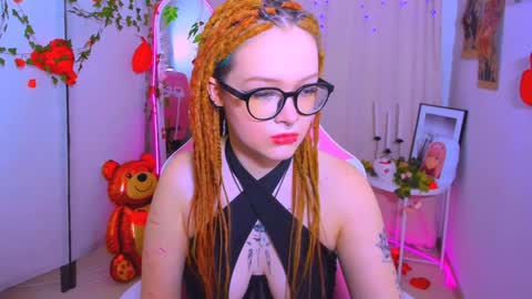 Snapshot of nicolefloret chatting on 02/08/25, 11:45 Nicole online show from 02/08/25, 11:45