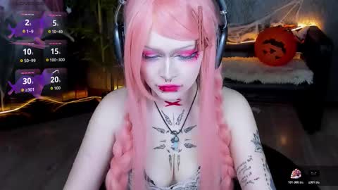 Snapshot of nicolefloret chatting on 10/26/25, 08:48 Nicole online show from 10/26/25, 08:48