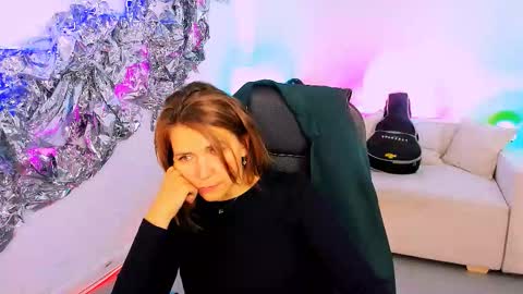 nicolehits online show from 09/09/25, 05:29