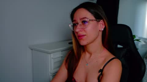 Snapshot of nicoleirisxxx chatting on 02/05/26, 06:40 nicoleirisxxx online show from 02/05/26, 06:40