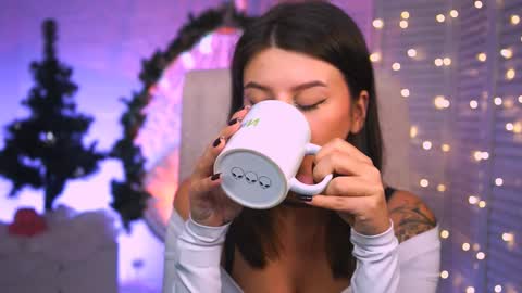 Snapshot of nicolemoonn chatting on 12/10/24, 12:49 online November 28 from 16 to 20 November 29 from 12 to 20 December 3 and 5 from 12 to 20 December 7 and 8 from 04 to 08 GMT online show from 12/10/24, 12:49