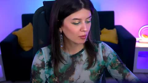 Snapshot of nicolemoonn chatting on 03/04/25, 10:05 online November 28 from 16 to 20 November 29 from 12 to 20 December 3 and 5 from 12 to 20 December 7 and 8 from 04 to 08 GMT online show from 03/04/25, 10:05