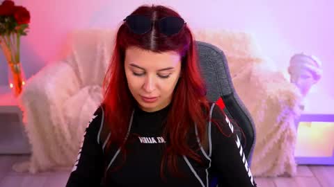 Snapshot of nicolemoonn chatting on 04/15/26, 01:18 online November 28 from 16 to 20 November 29 from 12 to 20 December 3 and 5 from 12 to 20 December 7 and 8 from 04 to 08 GMT online show from 04/15/26, 01:18