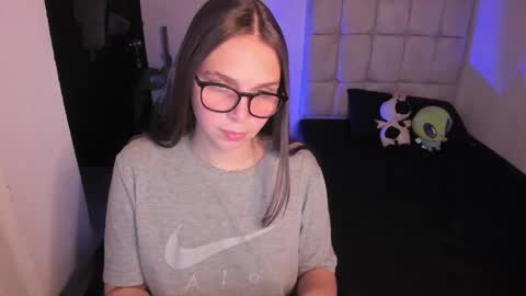 Nicol independent model online show from 02/19/26, 11:23