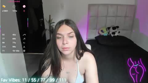 Snapshot of nicolepeachx chatting on 03/23/26, 03:05 Nicol independent model online show from 03/23/26, 03:05