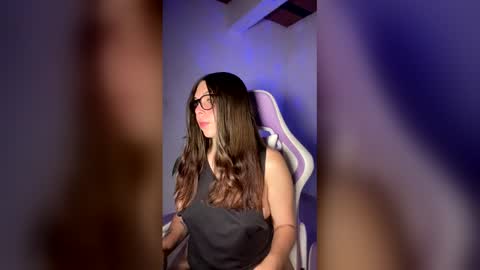 Snapshot of nicolepeachx chatting on 04/19/26, 03:11 Nicol independent model online show from 04/19/26, 03:11