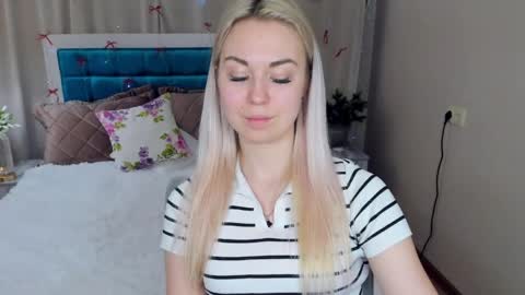 NicoleStunning online show from 05/08/26, 08:52