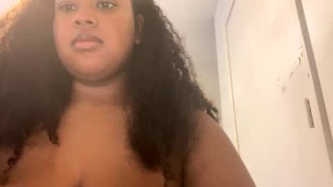 Snapshot of nicolette356 chatting on 10/01/25, 03:18 nicolette356 online show from 10/01/25, 03:18