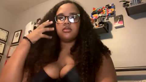 Snapshot of nicolette356 chatting on 10/07/25, 09:12 nicolette356 online show from 10/07/25, 09:12