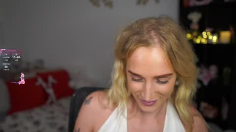 Snapshot of nicolette__shea_ chatting on 12/19/24, 05:18 nicolette__shea_ online show from 12/19/24, 05:18